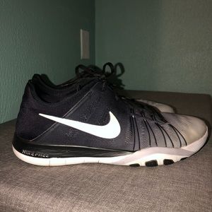 Nike tennis shoes